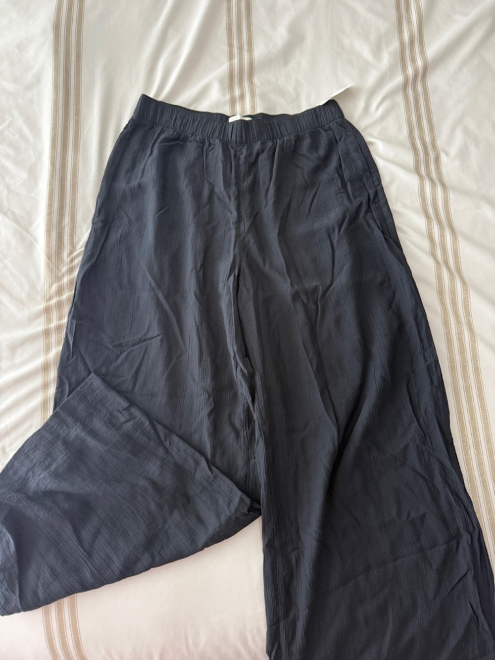 Abercrombie & Fitch Women’s Wide Leg Pants